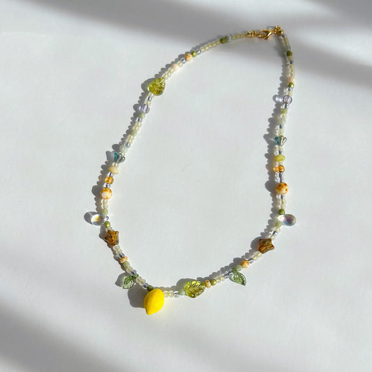 Freshwater pearl necklace with fruits