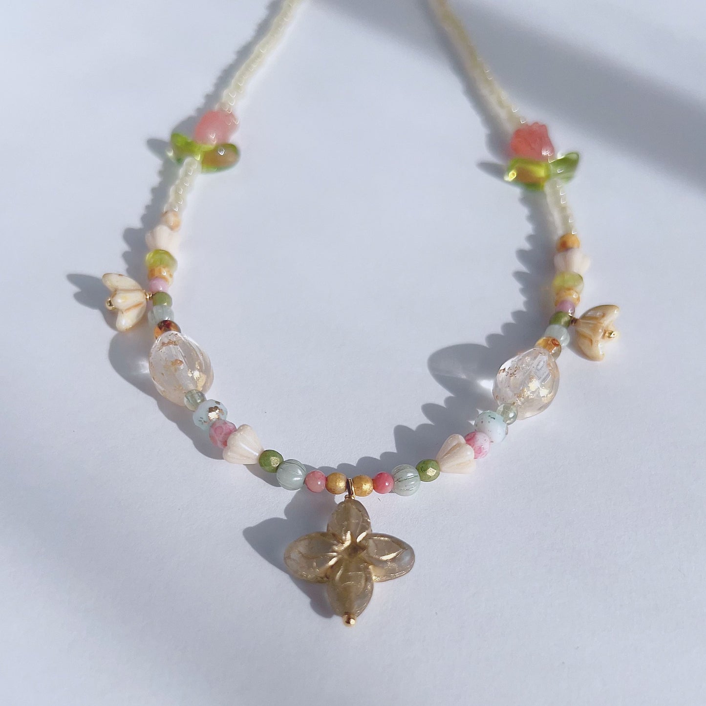 Freshwater pearl necklace with fruits